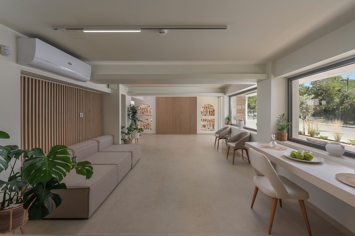 Imagen de los interiores del Hotel Sandy Seaside Suites. Foto 16