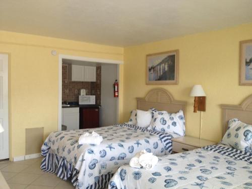 Imagen de la habitación del Hotel Sandy Shores Resort. Foto 7