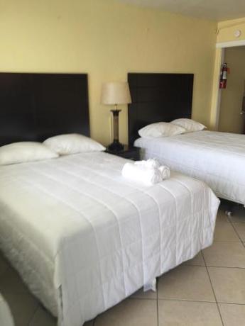 Imagen general del Hotel Sandy Shores Resort. Foto 3