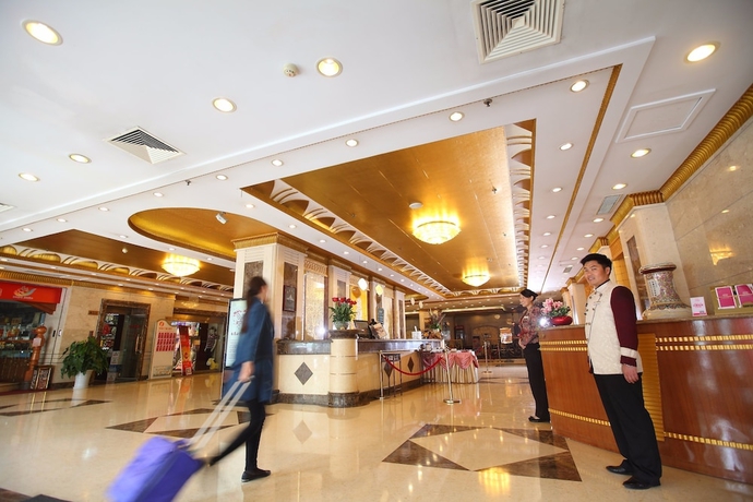 Imagen de los interiores del Hotel Sanfod Qingdao. Foto 17