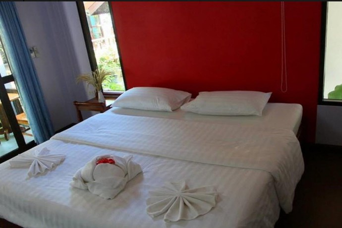 Imagen de la habitación del Hotel Sang Aroon Bungalow. Foto 4