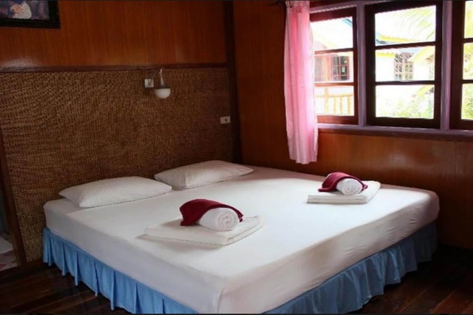 Imagen de la habitación del Hotel Sang Aroon Bungalow. Foto 6