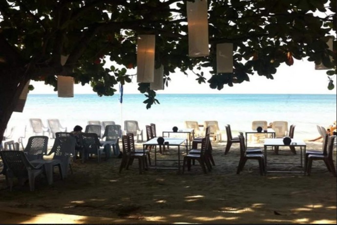 Imagen del bar/restaurante del Hotel Sang Aroon Bungalow. Foto 2