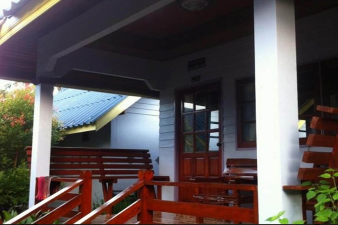 Imagen de la habitación del Hotel Sang Aroon Bungalow. Foto 9