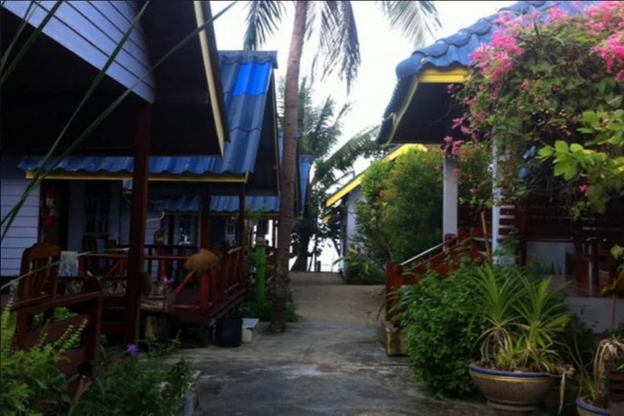 Imagen de la habitación del Hotel Sang Aroon Bungalow. Foto 10