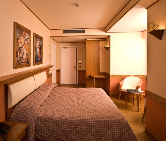 Imagen de la habitación del Hotel Sangallo Palace. Foto 6