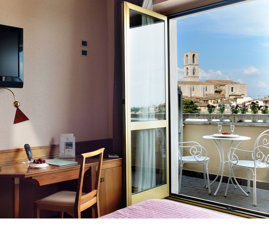 Imagen de la habitación del Hotel Sangallo Palace. Foto 9