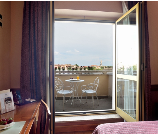 Imagen de la habitación del Hotel Sangallo Palace. Foto 12