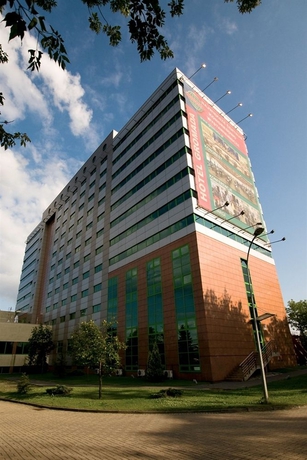 Imagen de los exteriores del Hotel Sangate Airport. Foto 13