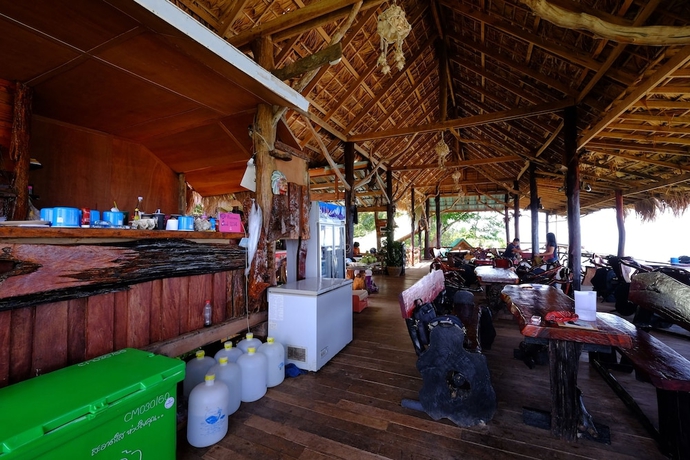 Imagen del bar/restaurante del Hotel Sanggaou Bungalows. Foto 4