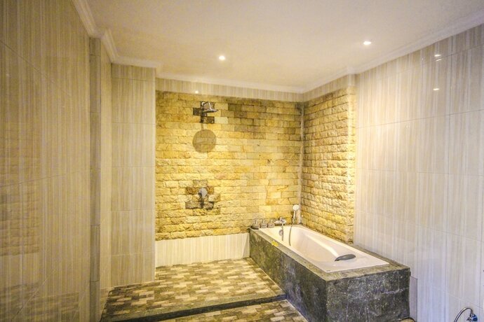 Imagen de la habitación del Hotel Sanggraloka Suite. Foto 9