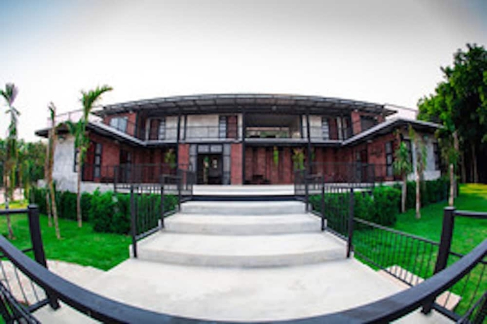 Imagen de los exteriores del Hotel Sangkhlakiri Resort. Foto 17