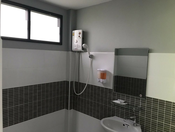 Imagen de la habitación del Hotel Sangkla Resort. Foto 15