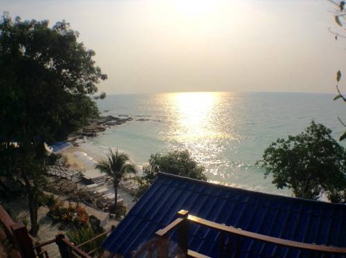 Imagen de la habitación del Hotel Sangthian Beach Resort. Foto 8