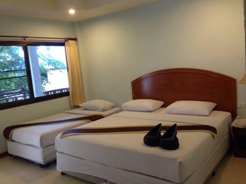 Imagen de la habitación del Hotel Sangthian Beach Resort. Foto 10