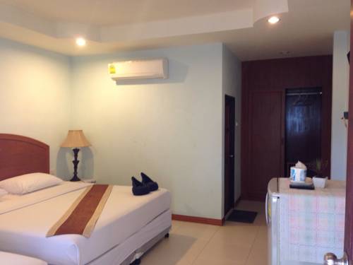 Imagen de la habitación del Hotel Sangthian Beach Resort. Foto 13