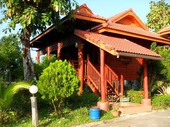 Imagen general del Hotel Sangthong Resort, Saraphi. Foto 9