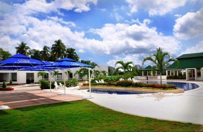 Imagen de la piscina del Hotel Sanha Plus. Foto 12