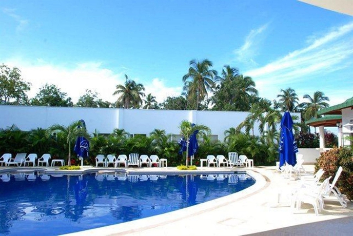 Imagen de la piscina del Hotel Sanha Plus. Foto 14