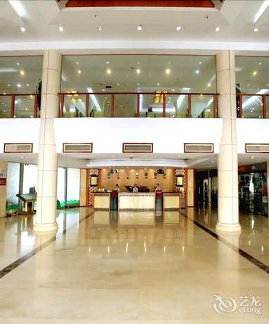 Imagen de los interiores del Hotel Sanhu Lake Holiday Hotel Xianning. Foto 16