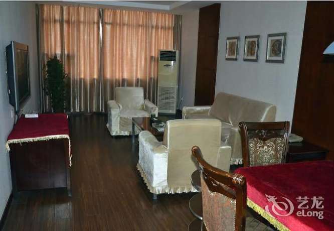 Imagen de la habitación del Hotel Sanhu Lake Holiday Hotel Xianning. Foto 6