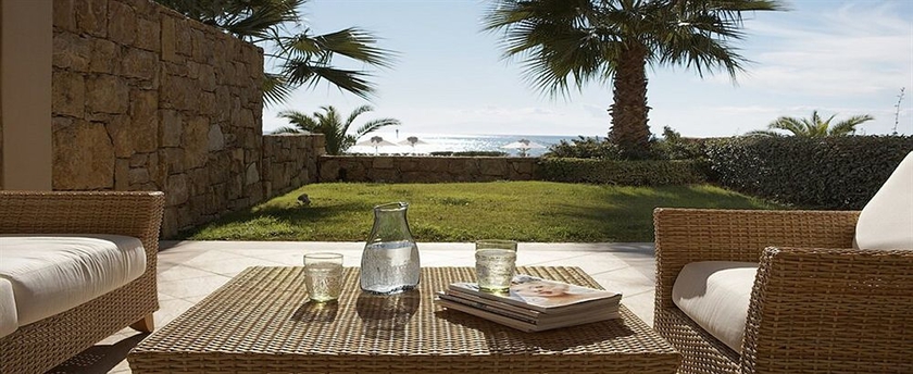 Imagen de los exteriores del Hotel Sani Asterias. Foto 11