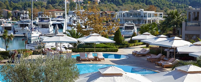 Imagen de la piscina del Hotel Sani Asterias. Foto 15