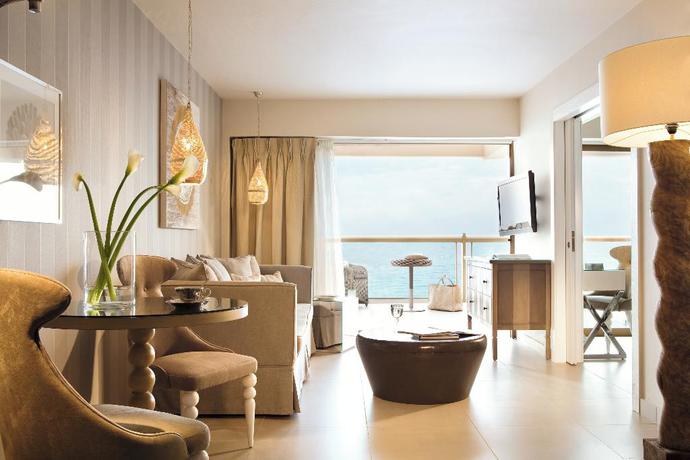 Imagen de la habitación del Hotel Sani Beach. Foto 13