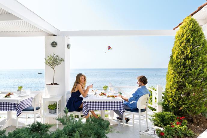 Imagen general del Hotel Sani Club. Foto 14