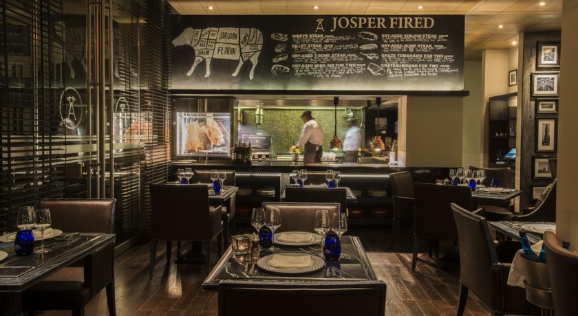 Imagen del bar/restaurante del Hotel Sankara Nairobi, Autograph Collection. Foto 2