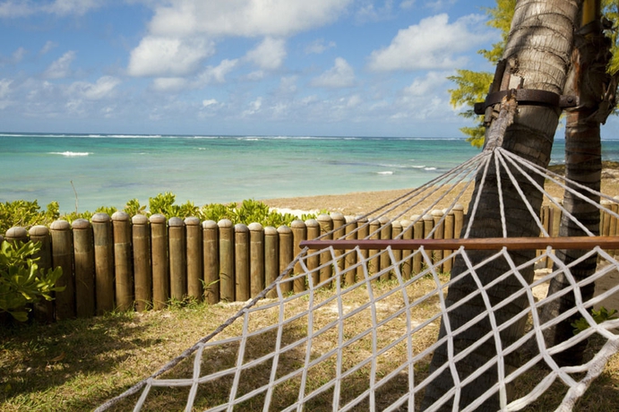 Imagen de los exteriores del Hotel Sankhara Beachfront Villas. Foto 10