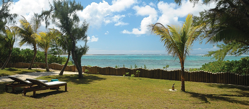 Imagen de los exteriores del Hotel Sankhara Beachfront Villas. Foto 11