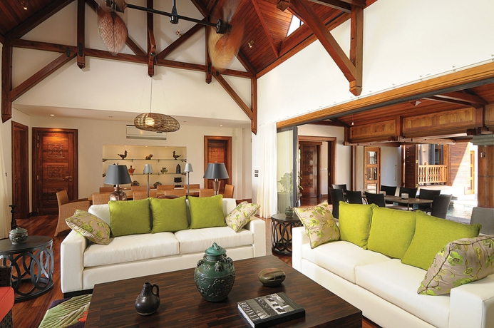 Imagen de los interiores del Hotel Sankhara Beachfront Villas. Foto 16