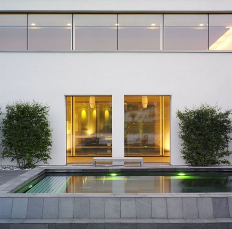 Imagen de la piscina del Hotel Sankt Jörgen Park. Foto 5