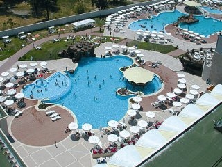 Imagen de la piscina del Hotel Sankt Peterburg. Foto 4