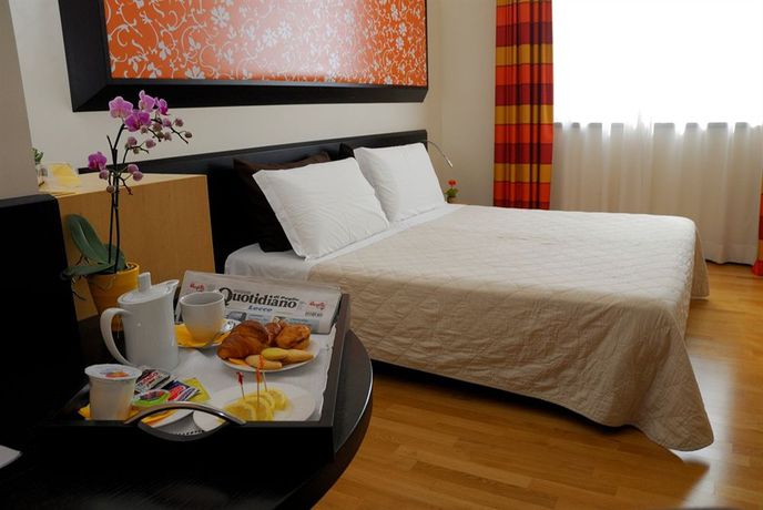 Imagen de la habitación del Hotel Sanlu. Foto 10