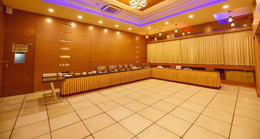 Imagen de los interiores del Hotel Sanman Gardenia. Foto 17