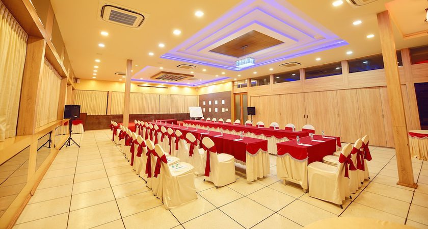 Imagen de los interiores del Hotel Sanman Gardenia. Foto 19