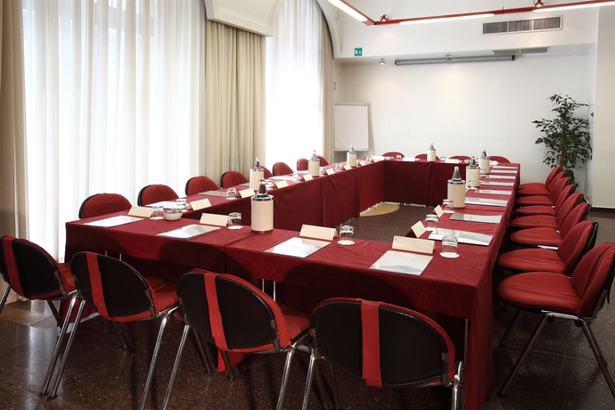 Imagen de los interiores del Hotel Sanpi Milano. Foto 13