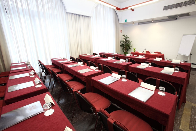 Imagen de los interiores del Hotel Sanpi Milano. Foto 14