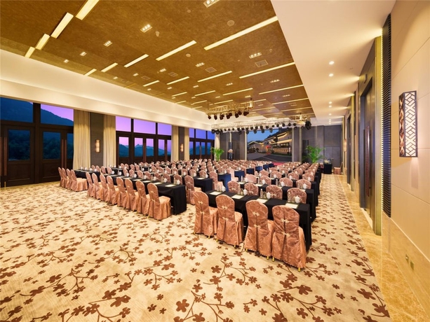 Imagen de los interiores del Hotel Sanqingshan New Century Resort. Foto 17
