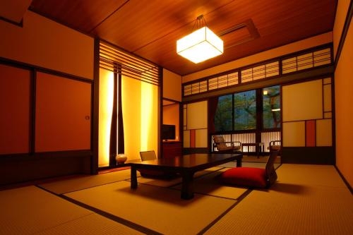 Imagen de la habitación del Hotel Sanrakuen. Foto 9
