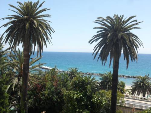 Imagen de la habitación del Hotel Sanremo Luxury Suites. Foto 10