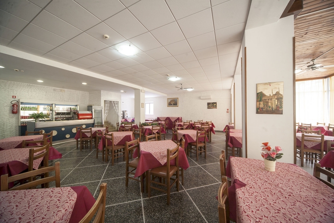 Imagen del bar/restaurante del Hotel Sanremo, Rimini. Foto 5