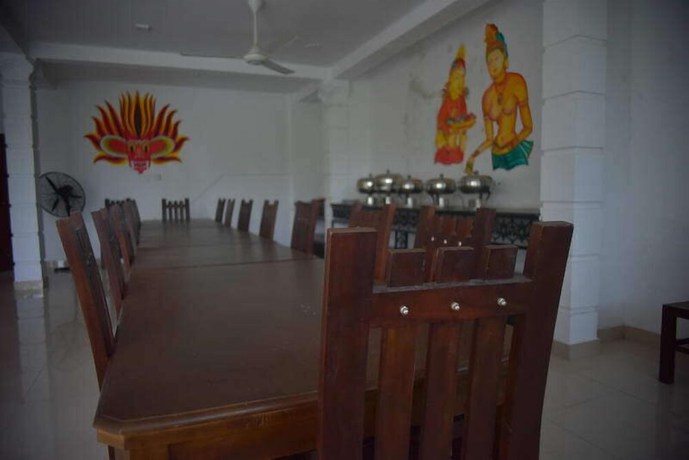 Imagen del bar/restaurante del Hotel Sanri Villa Katunayaka. Foto 4