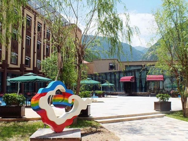 Imagen de los exteriores del Hotel Sanroyal International. Foto 11