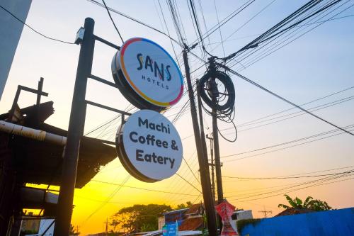 Imagen general del Hotel Sans City Park Medoho Semarang. Foto 15