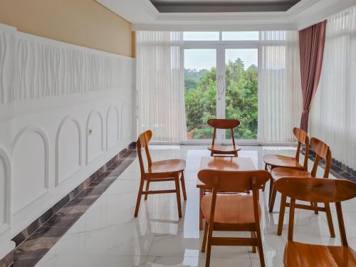 Imagen general del Hotel Sans Grand Sabaraya Cikampek. Foto 5
