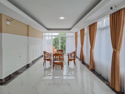 Imagen general del Hotel Sans Grand Sabaraya Cikampek. Foto 9