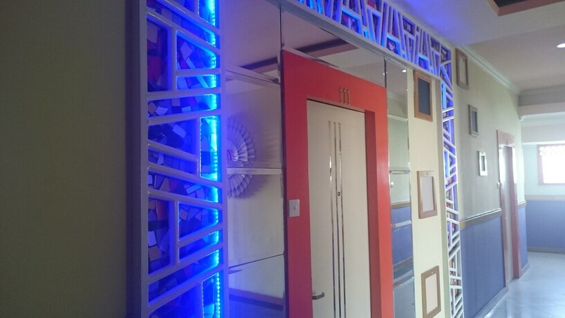 Imagen de los interiores del Hotel Sans Hotel International Surabaya. Foto 14